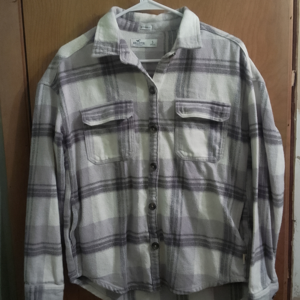 Hollister Boyfriend Fit Plaid Utility Jacket - Gray and White Button Front Flann
